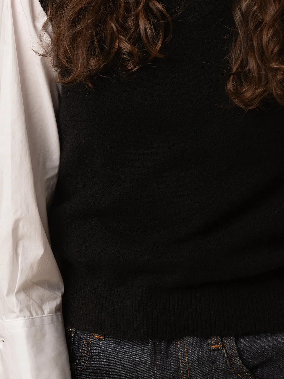 V Neck Vest_Black