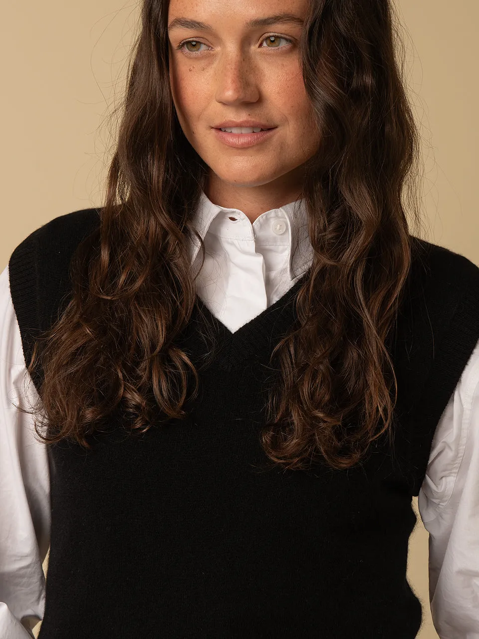 V Neck Vest_Black